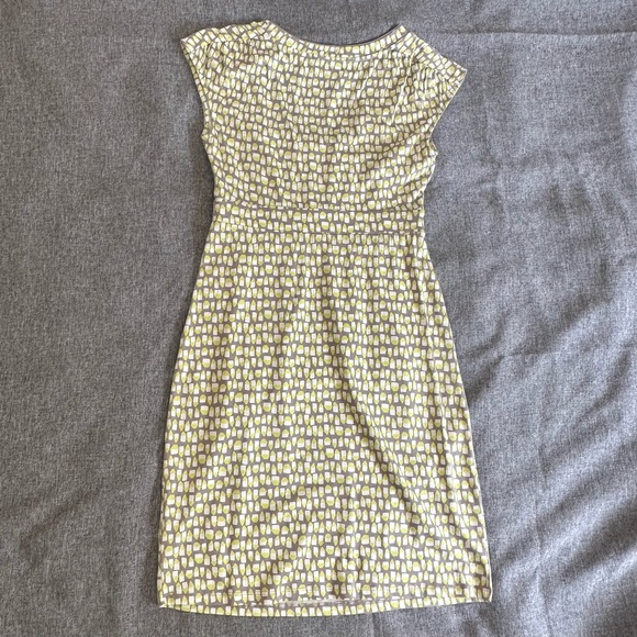 Boden Jersey Dress in Grey/Green pattern LIKE NEW - Picture 2 of 12